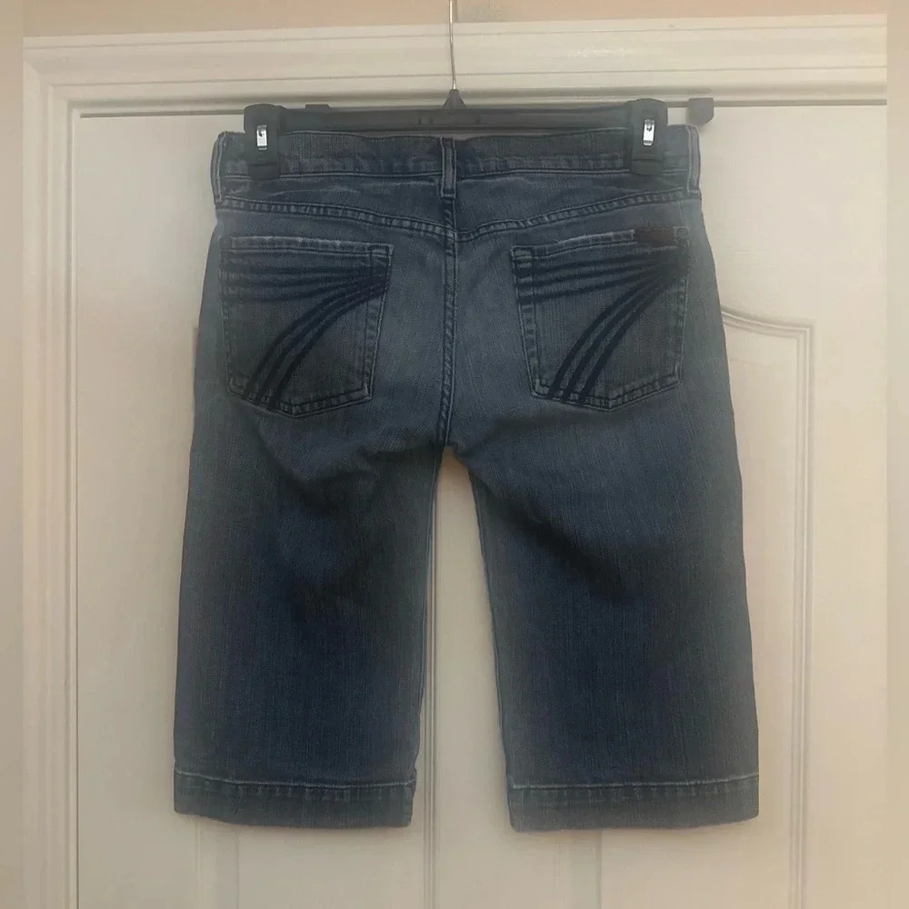 Women's 7 FOR ALL MANKIND Dojo Style Blue Cropped Distressed Capris. Size 28.